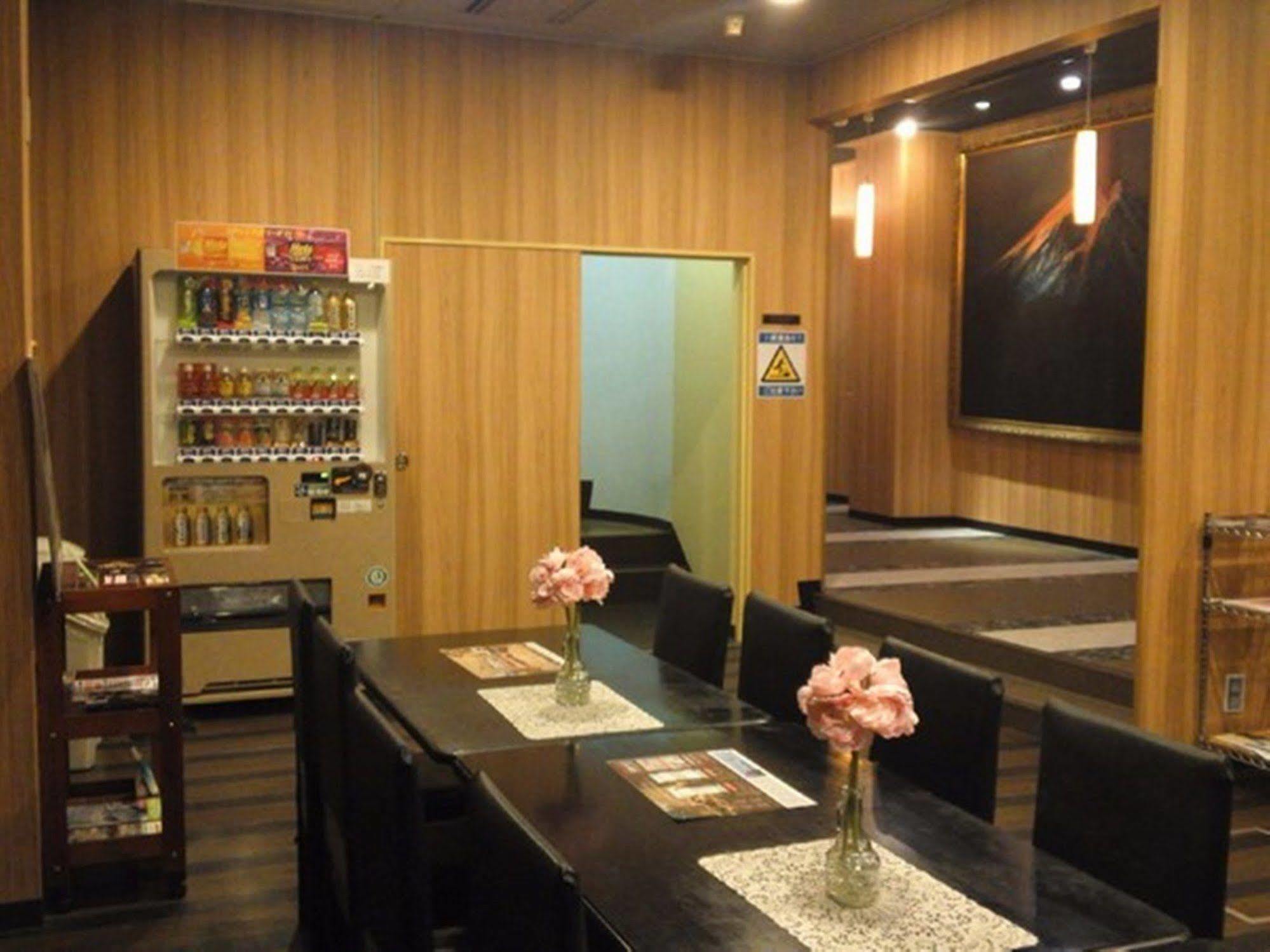Apa Hotel Tsubamesanjo Ekimae Exterior photo